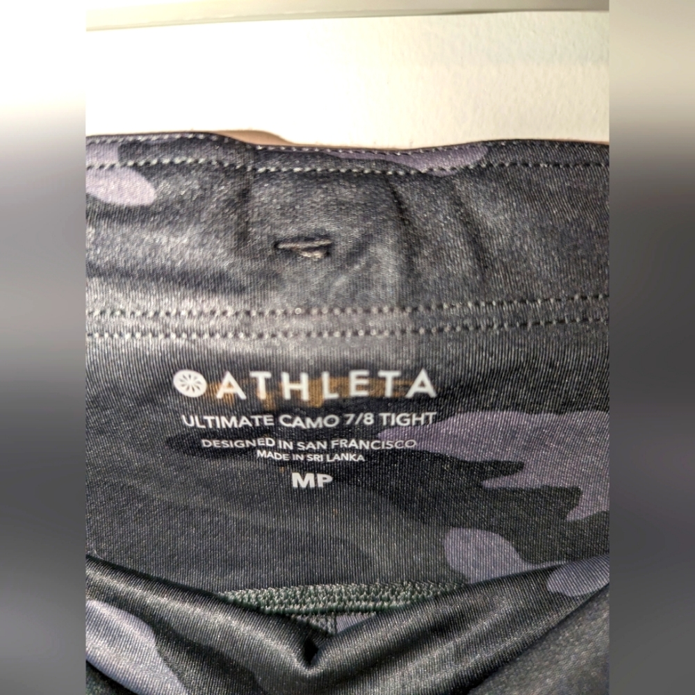 Athleta Camo Contender 7/8 Tight Black Camo - Picture 3 of 6